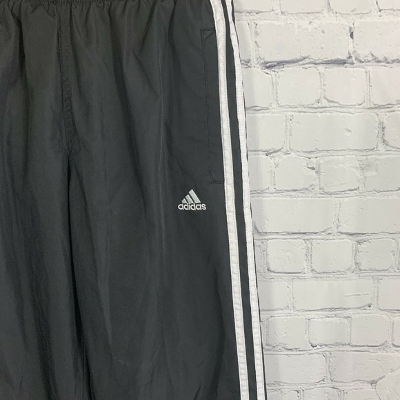 Adidas Youth Size Medium (10-12) Black White Athle - Picture 2 of 5